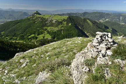 Vue depuis la randonnée panoramique, en boucle sur le plateau de Ceüse, départ depuis le village